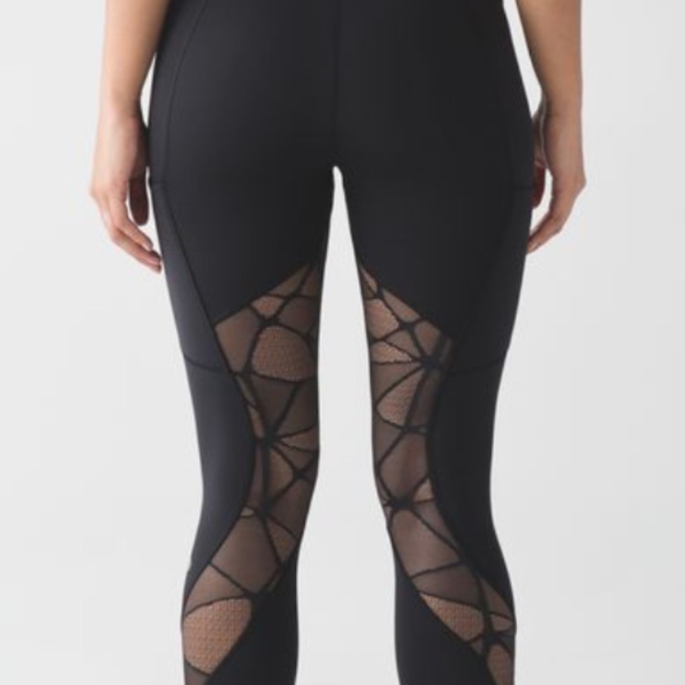 Lululemon goal crusher tight size 4 🍋